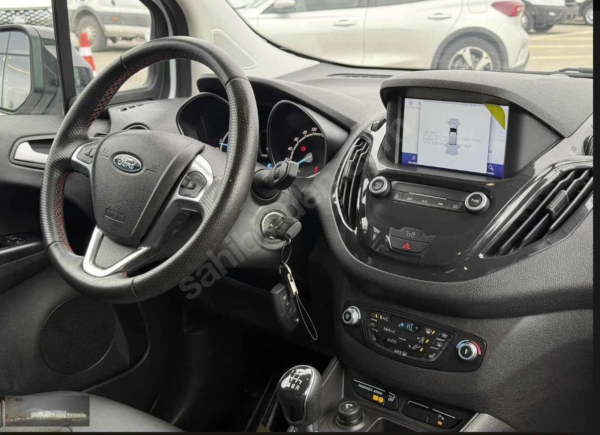 FORD TOURNEO COURIER TİTANİUM PLUS 2022 MODEL